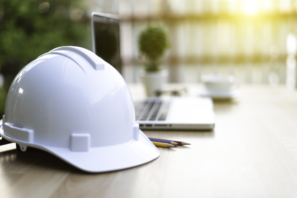 Engenheiro será indenizado por ser mantido como responsável técnico de empresa após dispensa.