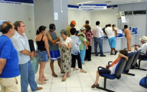 Leia mais sobre o artigo Fila do INSS: segurados relatam sofrimento com espera e negativas em benefícios